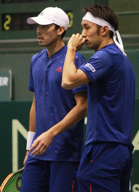 マクラクラン勉、内山靖崇