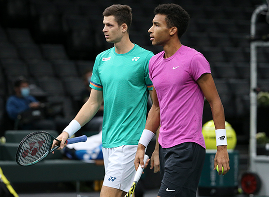 フェリックス・オジェ アリアシム、ヒューバート・ホルカシュ