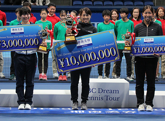 桑田寛子、荒川晴菜、清水綾乃