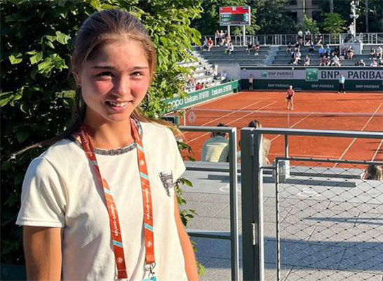 クロスリー真優