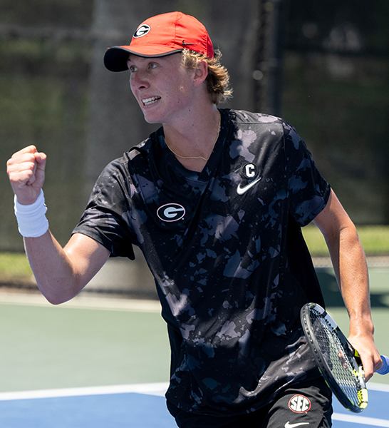 イーサン・クイン