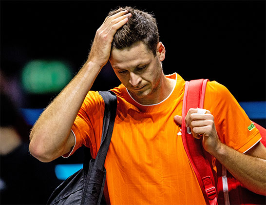 コートをあとにするフルカチュ