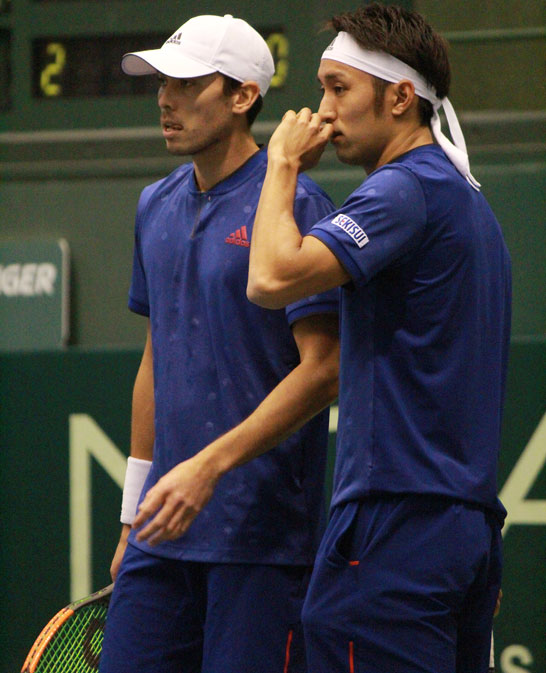 マクラクラン勉、内山靖崇