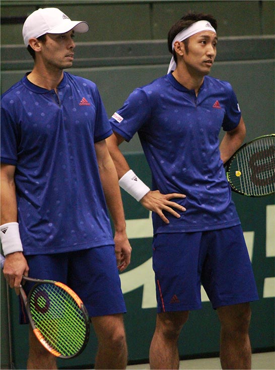 マクラクラン勉、内山靖崇