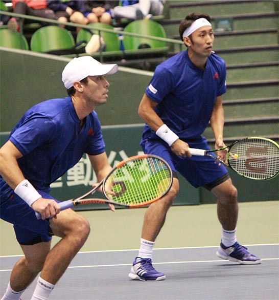 内山靖崇、マクラクラン勉